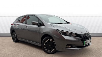 2022 Nissan LEAF 110kW Acenta 39kWh 5dr Auto Electric Hatchback 31,008 mi photo